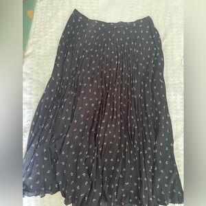 Vince Pleated Floral Skirt NWOT